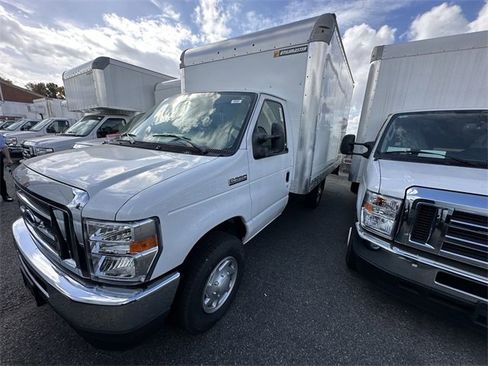 New 2024 Ford E-350 and Econoline 350 Super Duty image 4