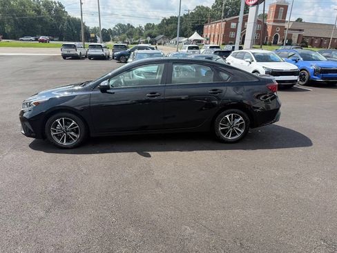 Used 2023 Kia Forte LXS FWD image 5