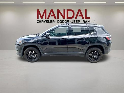 Used 2025 Jeep Compass Latitude w/ Altitude Special Edition AWD/4WD image 8