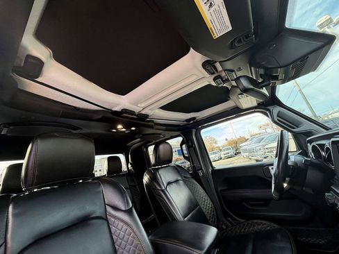 Used 2022 Jeep Gladiator Overland image 24