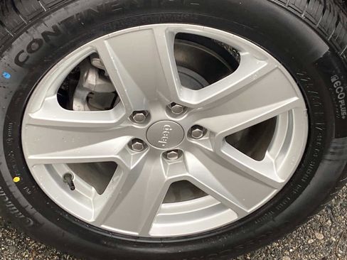 Certified 2022 Jeep Compass Latitude image 27