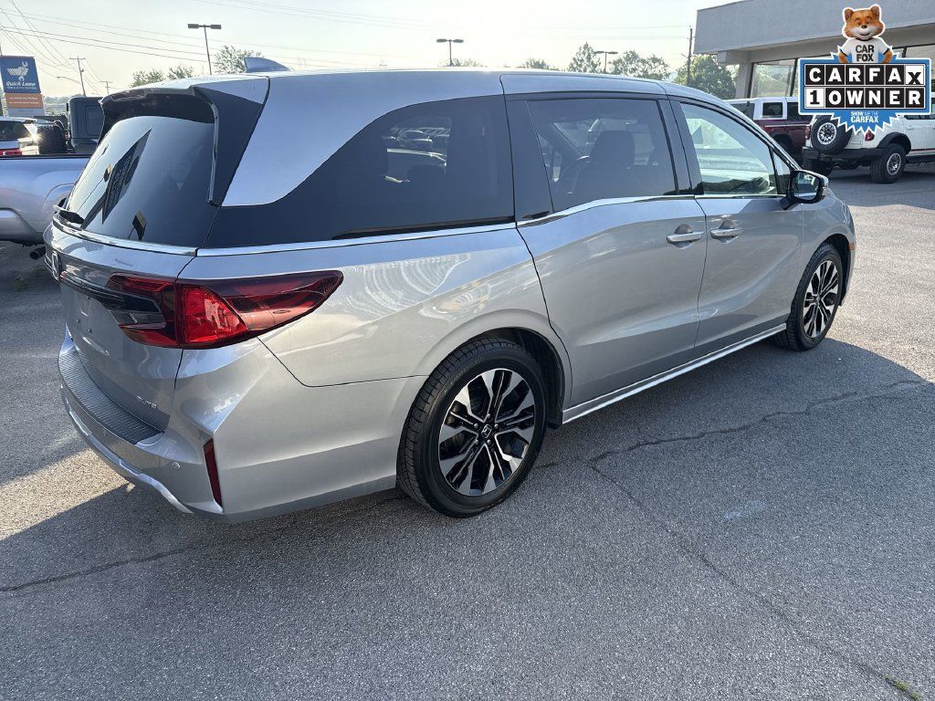 Used 2025 Honda Odyssey Elite image 4