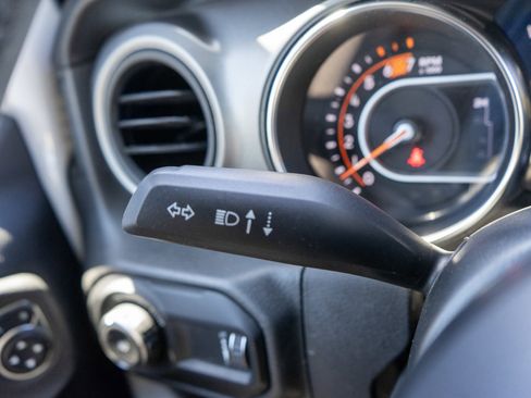 Used 2023 Jeep Wrangler Unlimited Sport AWD/4WD image 25