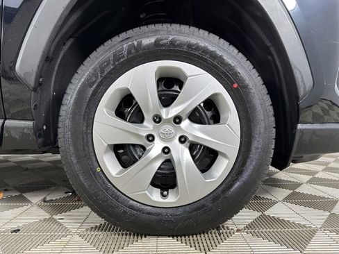 Used 2023 Toyota RAV4 LE image 9