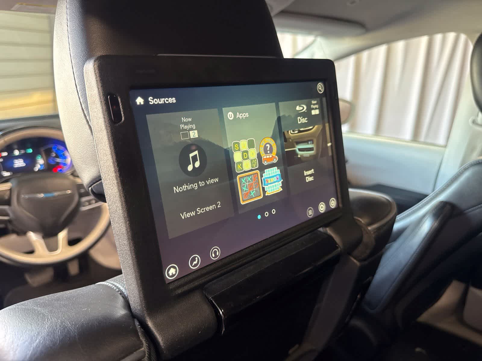 Used 2018 Chrysler Pacifica Limited w/ Advanced Safetytec Group FWD image 19