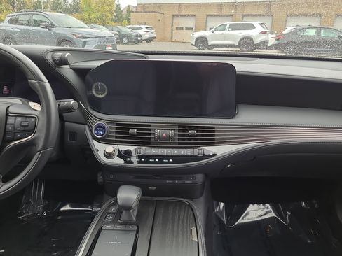 Used 2022 Lexus LS 500h AWD w/ Luxury Package image 21