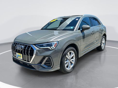 Used 2024 Audi Q3 2.0T Premium image 3