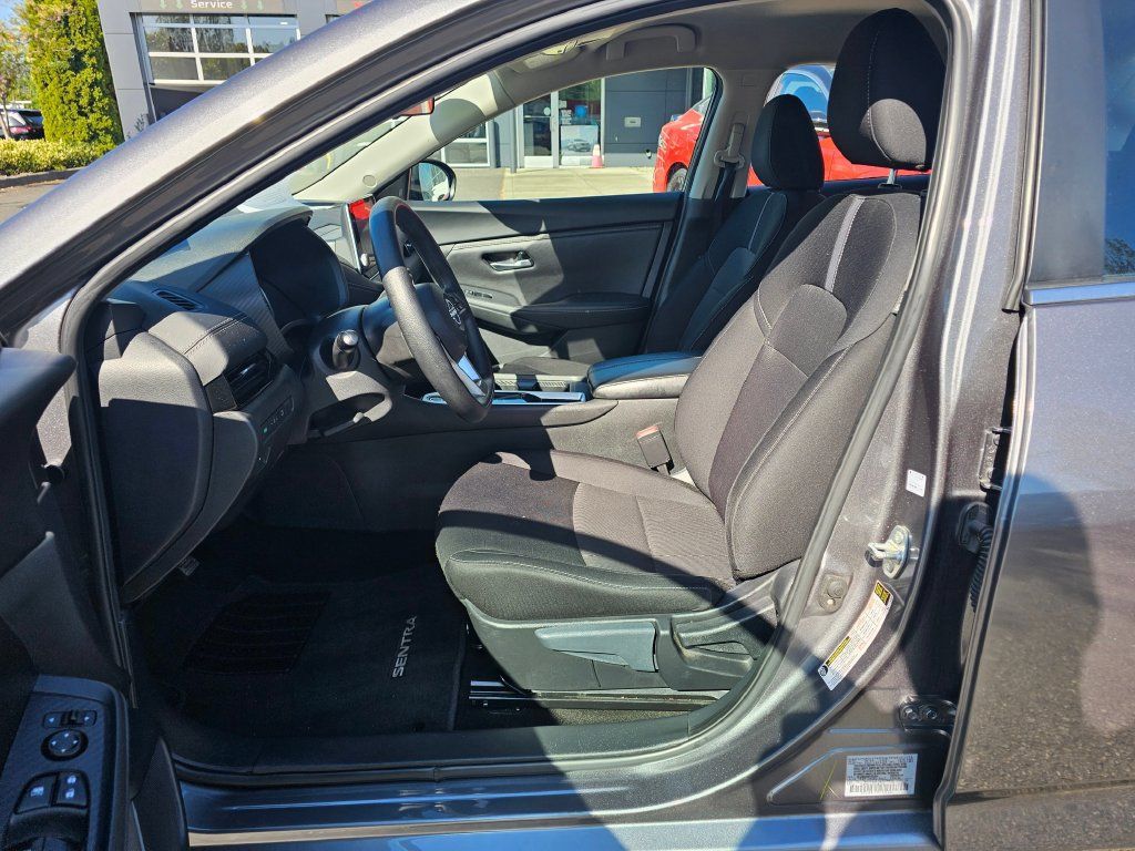 Used 2024 Nissan Sentra SV FWD image 17