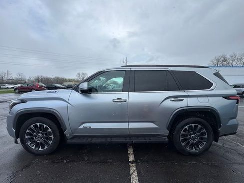 Used 2023 Toyota Sequoia Limited AWD/4WD image 5