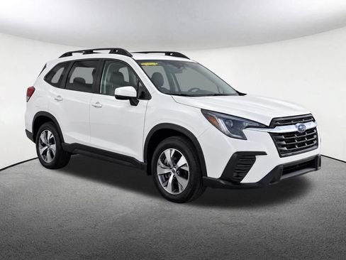 Used 2023 Subaru Ascent Premium w/ Convenience Package AWD/4WD image 2