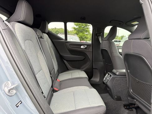 Used 2023 Volvo XC40 B5 Core AWD/4WD image 16