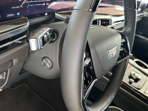 Certified 2025 Cadillac Escalade Premium Luxury image 27