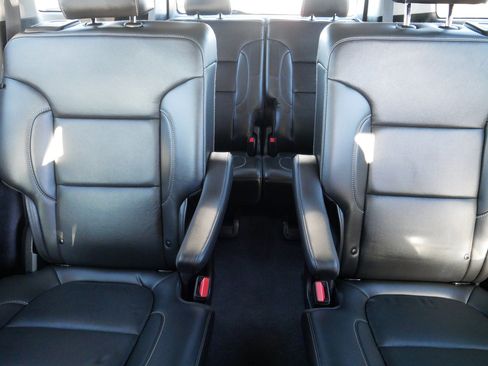 Certified 2023 GMC Acadia SLT w/ Elevation Edition image 13