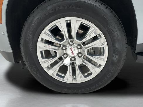 Used 2025 GMC Yukon XL Denali AWD/4WD image 8