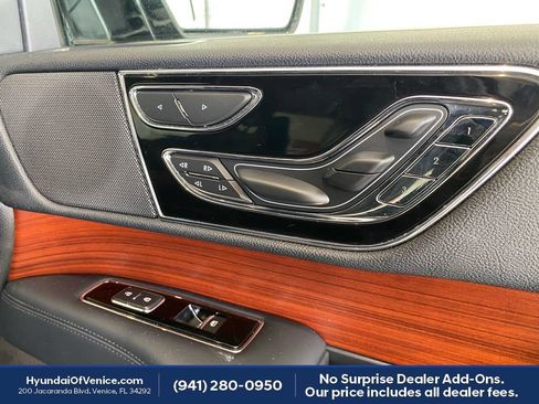 Used 2022 Lincoln Navigator L Reserve AWD/4WD image 30
