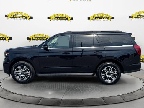 Used 2025 Ford Expedition Active RWD image 2