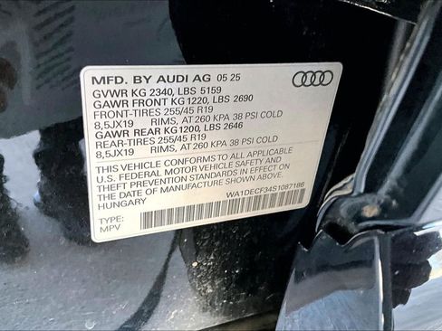 Used 2025 Audi Q3 2.0T Premium w/ Convenience Package AWD/4WD image 19