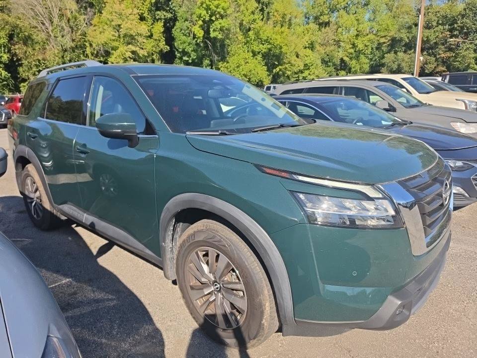 Used 2022 Nissan Pathfinder SL w/ Cargo Package AWD/4WD image 2
