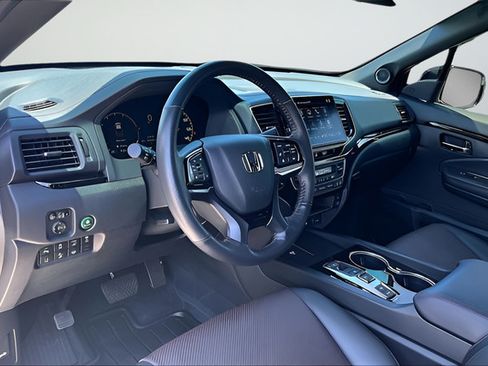 Used 2025 Honda Ridgeline Black Edition image 14