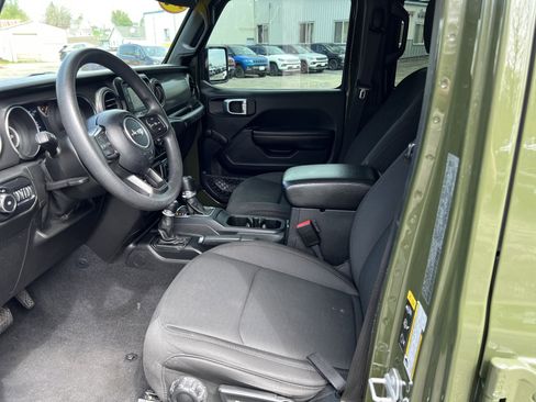 Used 2021 Jeep Wrangler Unlimited Sport AWD/4WD image 8