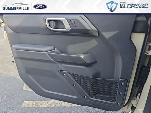 New 2025 Ford Bronco Base image 28