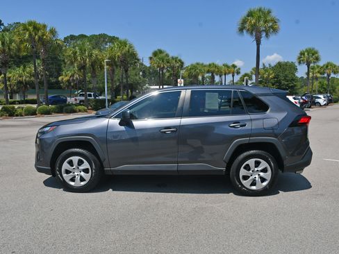 Used 2023 Toyota RAV4 LE FWD image 5