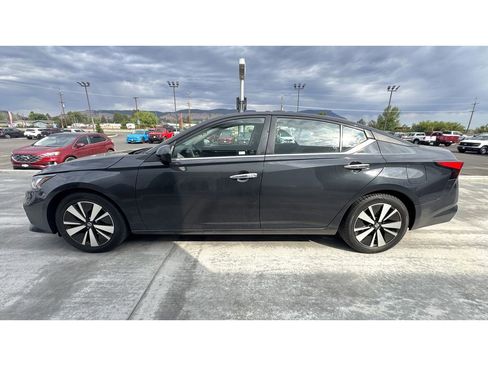 Used 2022 Nissan Altima 2.5 SV image 4