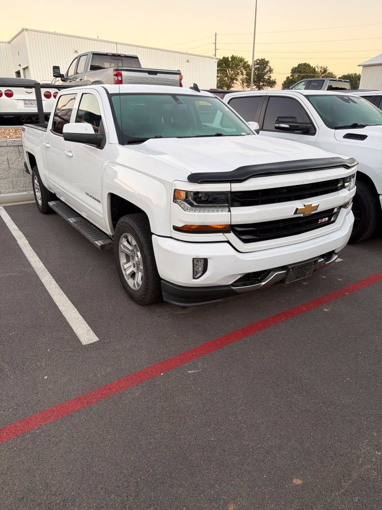 Used 2018 Chevrolet Silverado 1500 LT w/ All Star Edition AWD/4WD image 2