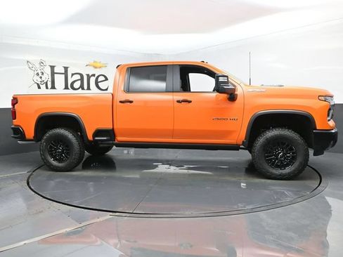 Used 2025 Chevrolet Silverado 2500 ZR2 w/ Technology Package AWD/4WD image 27