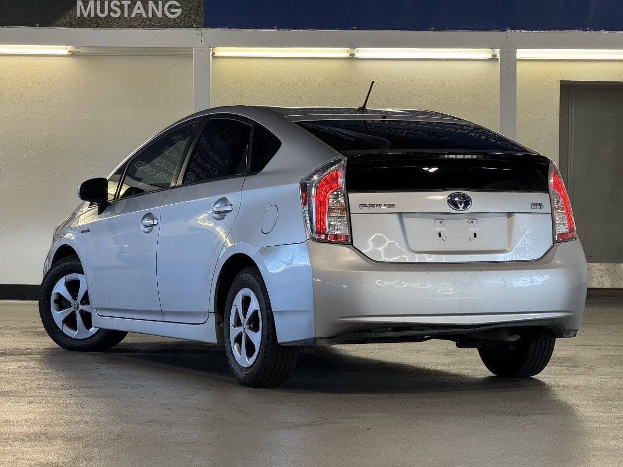 Used 2014 Toyota Prius Two FWD image 4