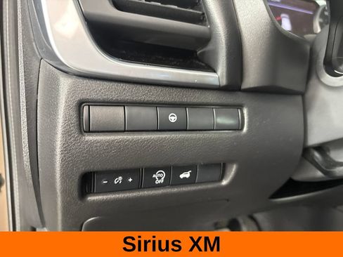 Used 2025 Nissan Rogue SV AWD/4WD image 10