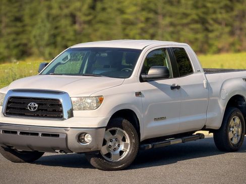 Used 2007 Toyota Tundra SR5 AWD/4WD image 2