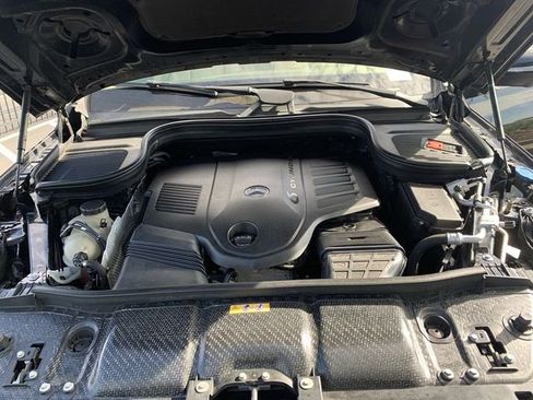 Used 2021 Mercedes-Benz GLE 450 4MATIC w/ AMG Line Exterior image 16