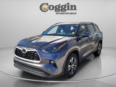 Used 2023 Toyota Highlander XLE