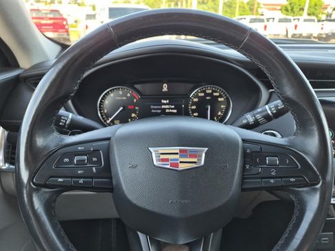 Certified 2019 Cadillac XT4 Luxury FWD image 17