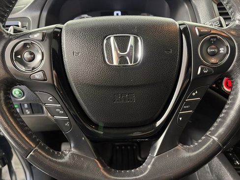 Used 2018 Honda Pilot Touring image 16
