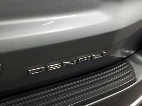 Used 2023 GMC Yukon Denali RWD image 20