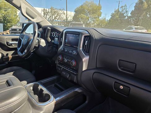 Used 2022 Chevrolet Silverado 1500 LT Trail Boss w/ Convenience Package II image 12