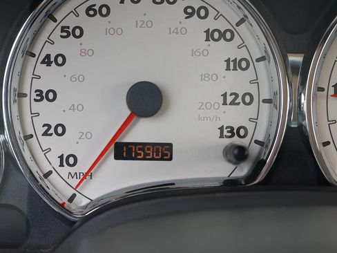 Used 2007 Saturn Vue 2WD V6 w/ Comfort Pkg image 43