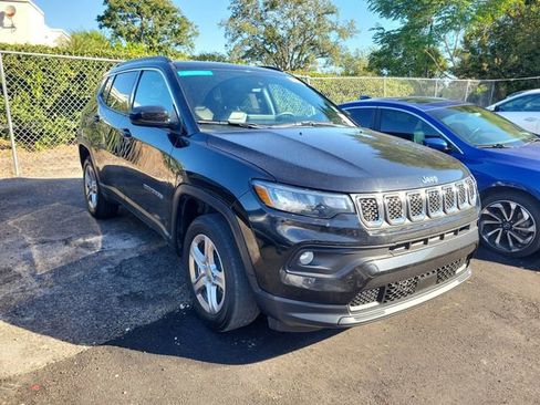 Used 2023 Jeep Compass Latitude w/ Sun and Sound Group image 1