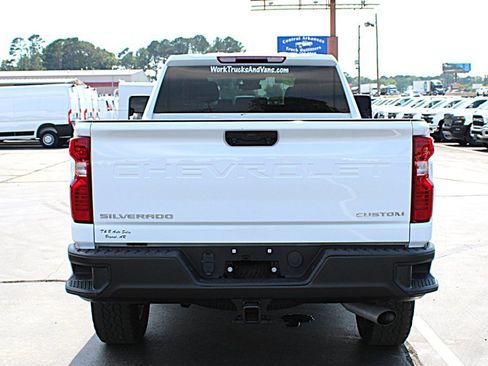 Used 2025 Chevrolet Silverado 2500 Custom w/ Custom Convenience Package AWD/4WD image 9