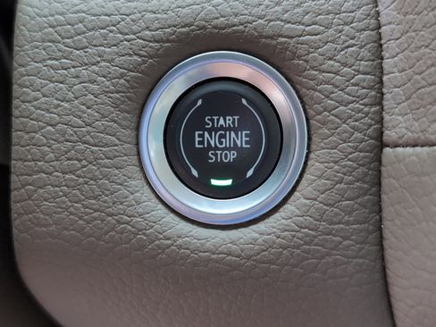 Used 2021 GMC Yukon Denali image 18