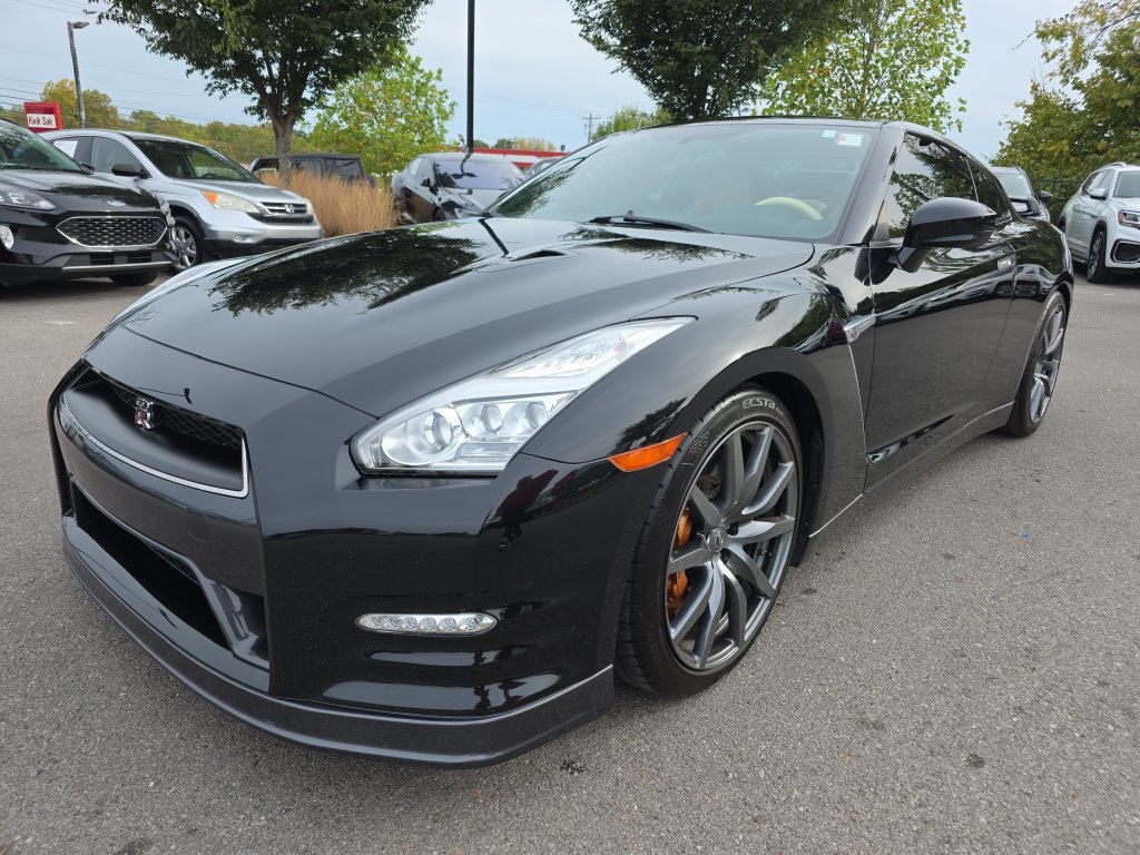 Used 2015 Nissan GT-R Premium AWD/4WD image 4