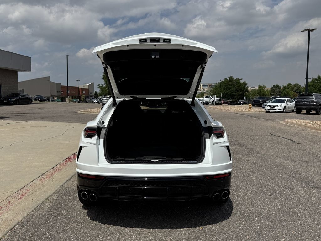 Used 2022 Lamborghini Urus AWD/4WD image 8