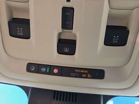 Used 2023 GMC Yukon XL Denali w/ Advanced Technology Package image 27