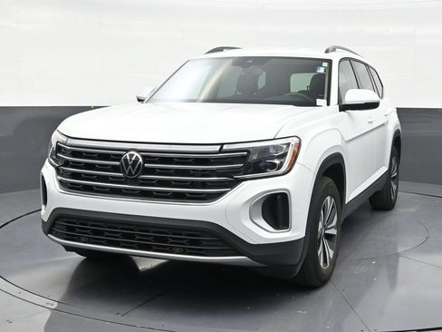 Used 2025 Volkswagen Atlas SE FWD image 8
