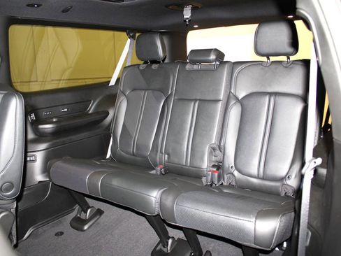 New 2025 Jeep Wagoneer L Series II image 29