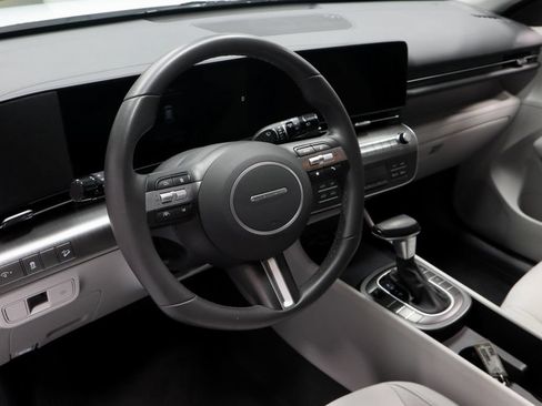 Used 2025 Hyundai Kona SEL FWD image 24