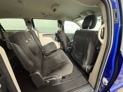 Used 2013 Dodge Grand Caravan SE image 17