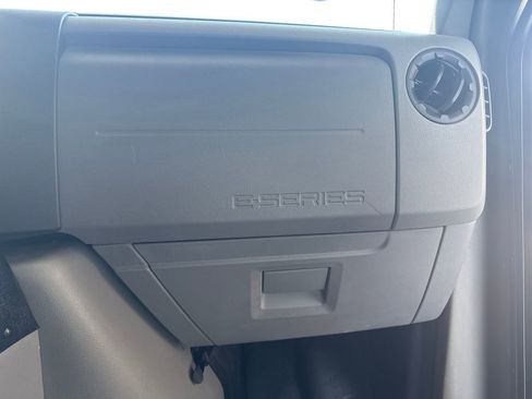 Used 2016 Ford E-350 and Econoline 350 Super Duty RWD image 15